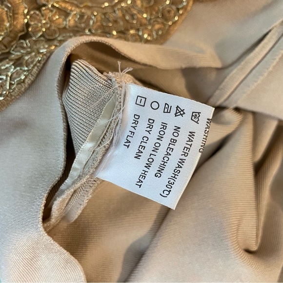 Gold Embroidered Halter Mini Dress Scalloped Hem Size XS (Gold-Beige) - Picture 7 of 10